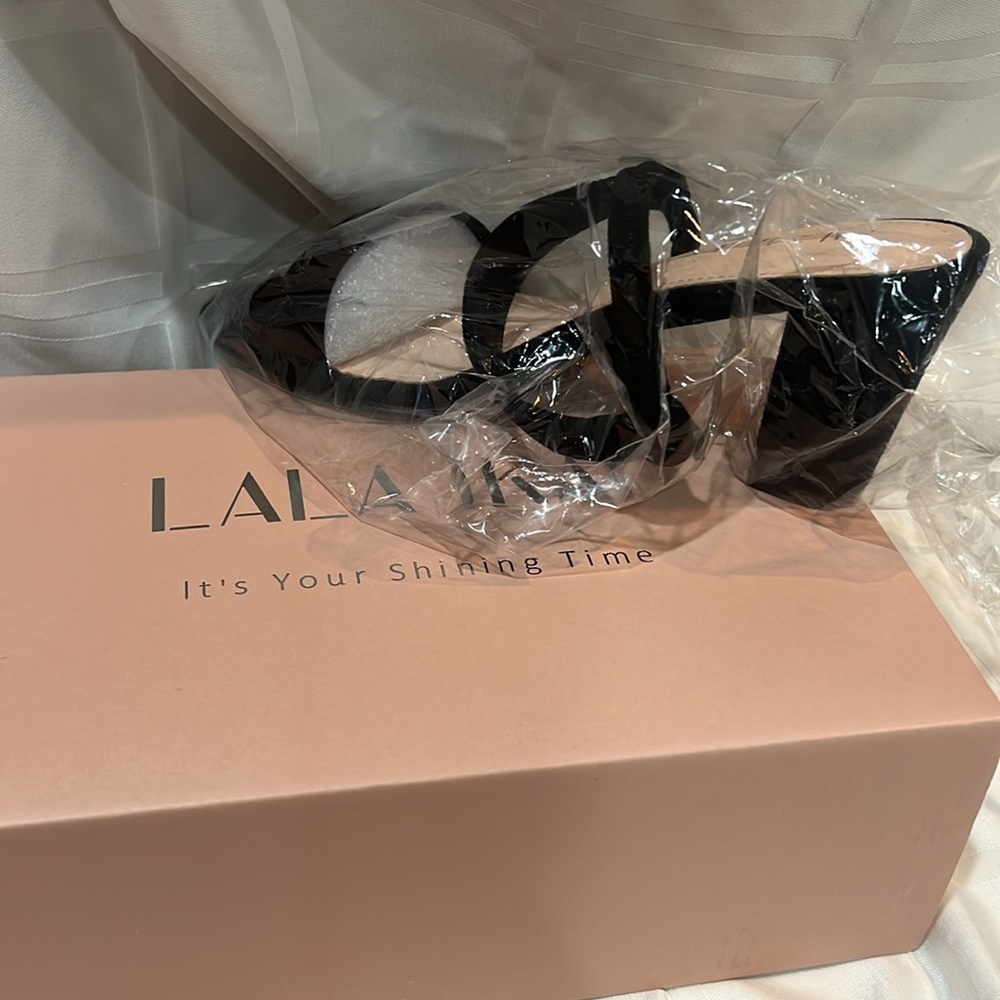NWB LALAIKAI . CHUNKY HIGH HEEL SANDALS - Picture 9 of 11